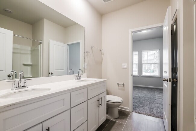 Building Photo - 5841 Hackberry Ln