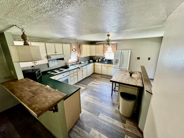 Building Photo - 20 Hazlett Ln