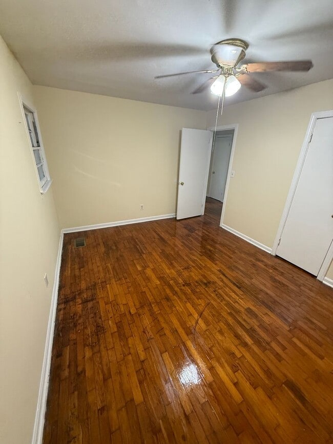 Building Photo - 3 Bedrooms, 1 Bathroom - House in West Rome!