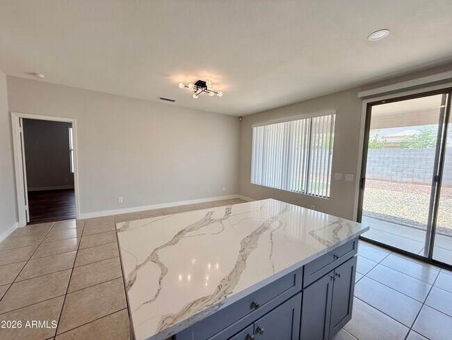 Building Photo - 6558 W Townley Ave