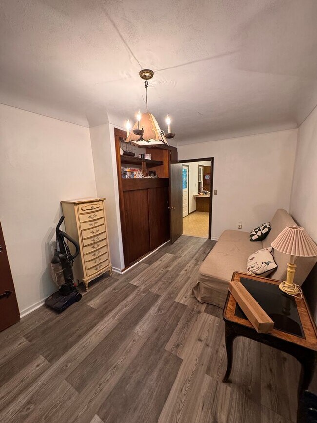 Building Photo - AVAILABLE NOW - Very Spacious, Unique, and Original Birchwood Village Home; Walking Distance to t...