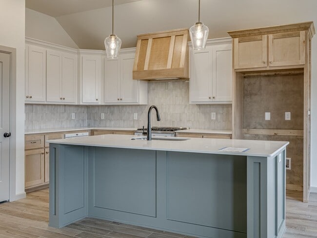 Building Photo - Brand New Home In Noble!