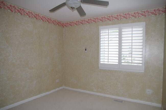 Building Photo - 2723 Whitehall Ln