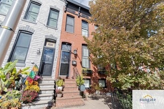 Building Photo - 3206 Hudson St