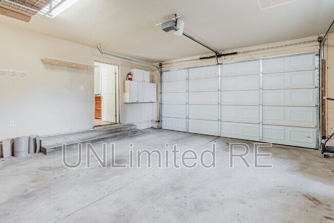 Building Photo - 4154 E Broken Rock Loop