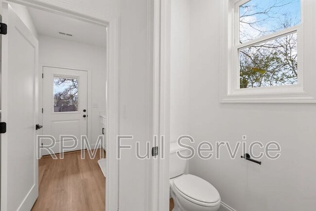 Building Photo - 2109 14th Ave N