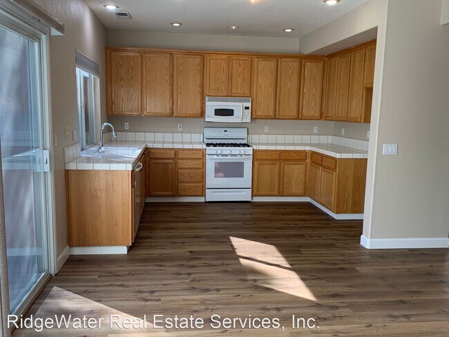 Building Photo - 4 br, 3 bath House - 610 Sundale Lane