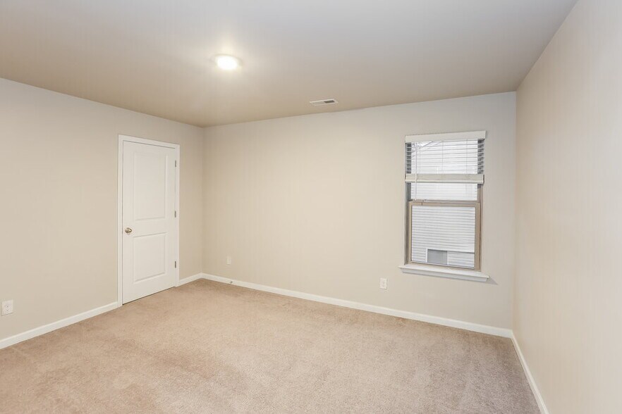 Building Photo - 10042 Brawley Ln