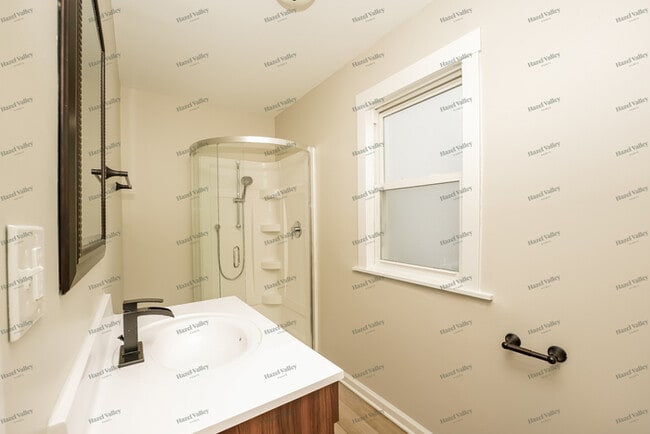 Building Photo - 2915 Colburn Ave