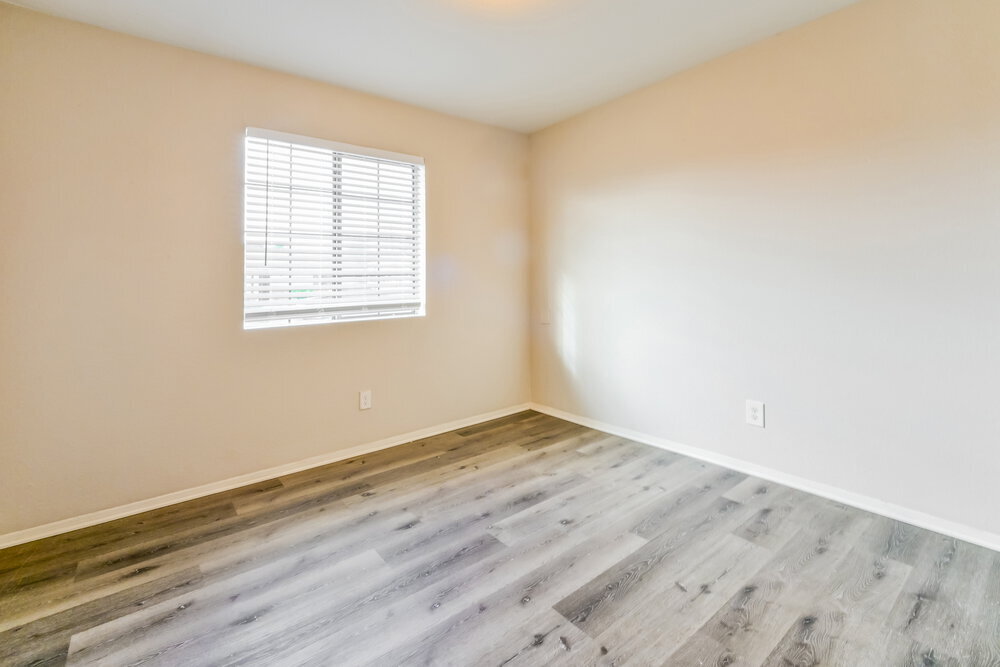 Building Photo - 2641 E Isabella Ave