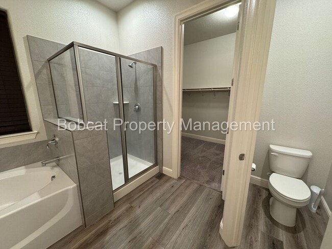 Building Photo - 925 Cranfield Ct