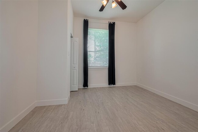 Building Photo - 155 Lindenberry Cir