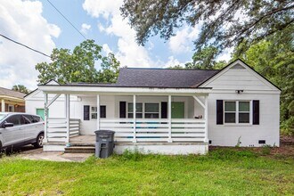 Building Photo - 4 Bedroom 2 Bath Home in Pinewood Vista - North Charleston