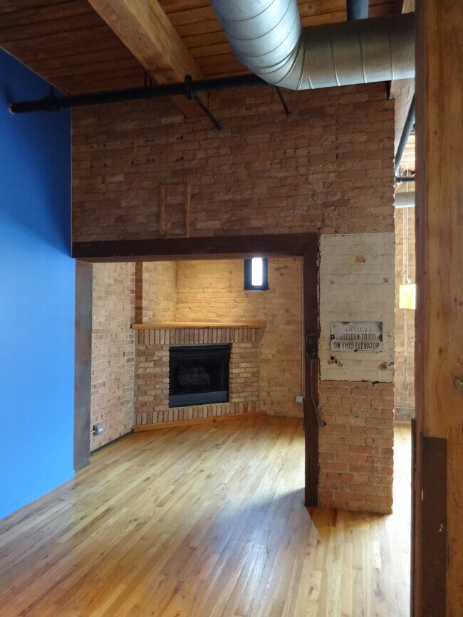 Fireplace/Old Elevator Nook - 1000 W Washington Blvd