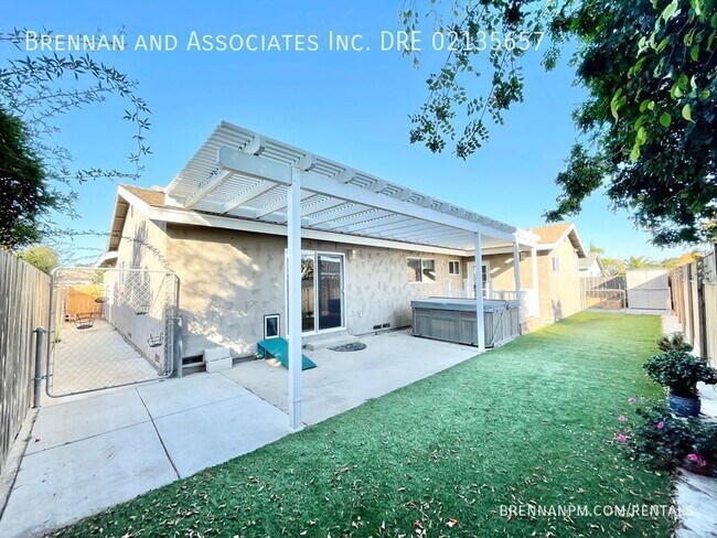 Building Photo - 975 Hemlock Ave