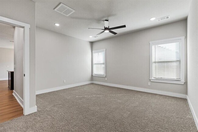 Building Photo - 7005 SW High Meadow Blvd