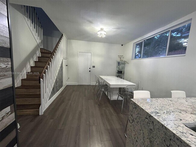 Building Photo - 3065 N 36th Ave
