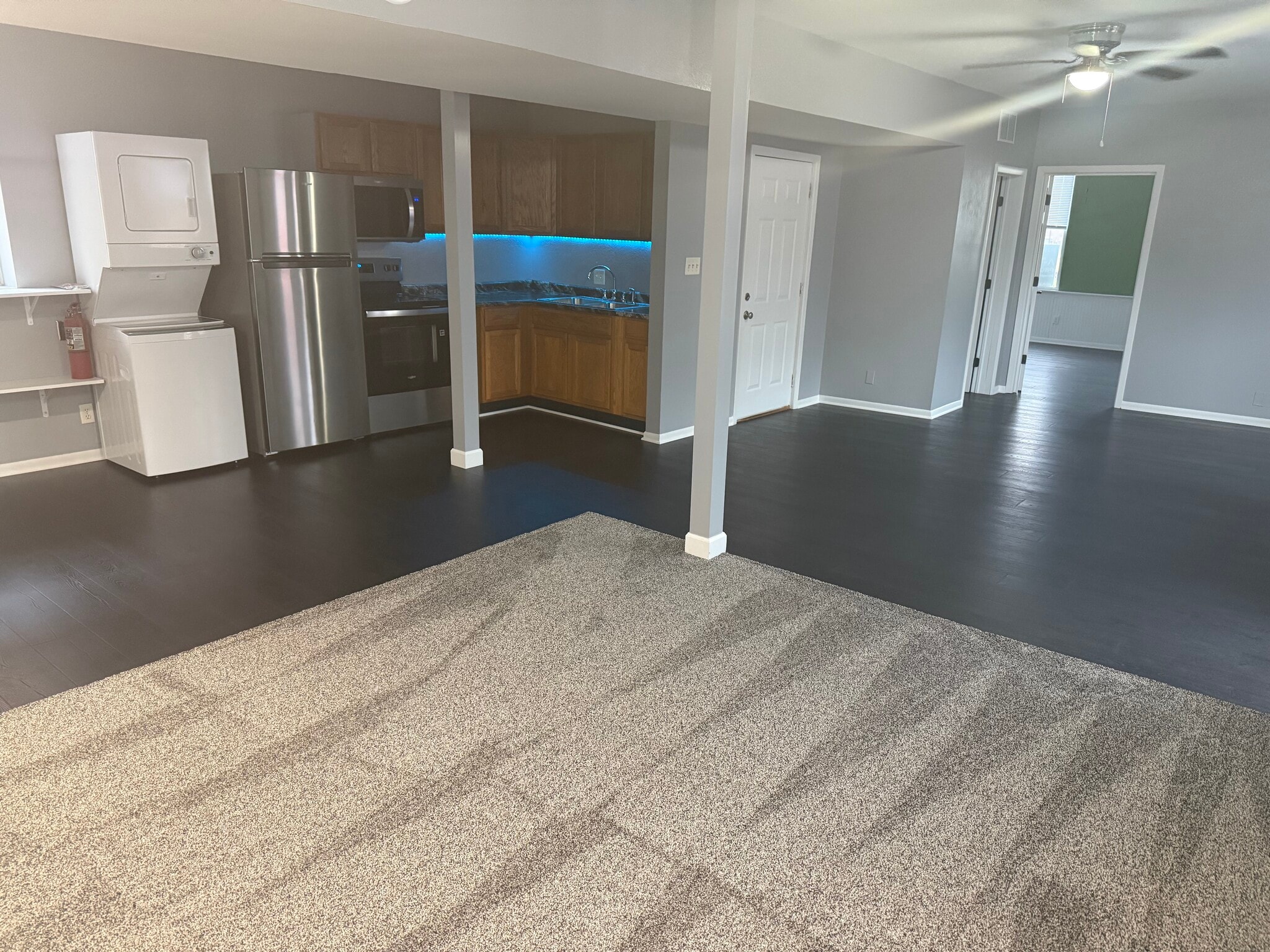 Building Photo - 524 E Grand Ave