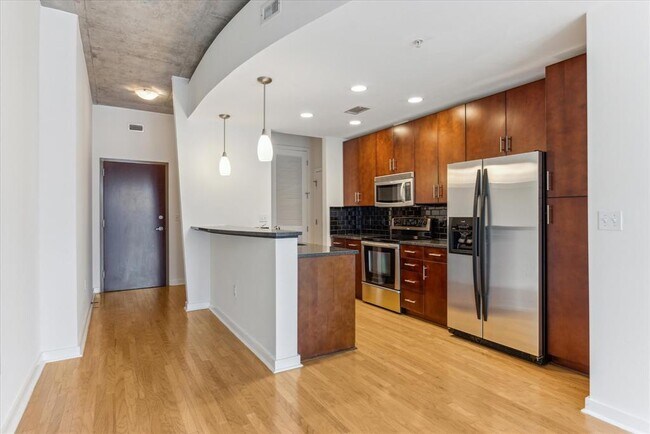 Building Photo - 360 Nueces St