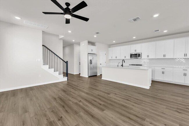 Building Photo - 302 Willow Heights Drive