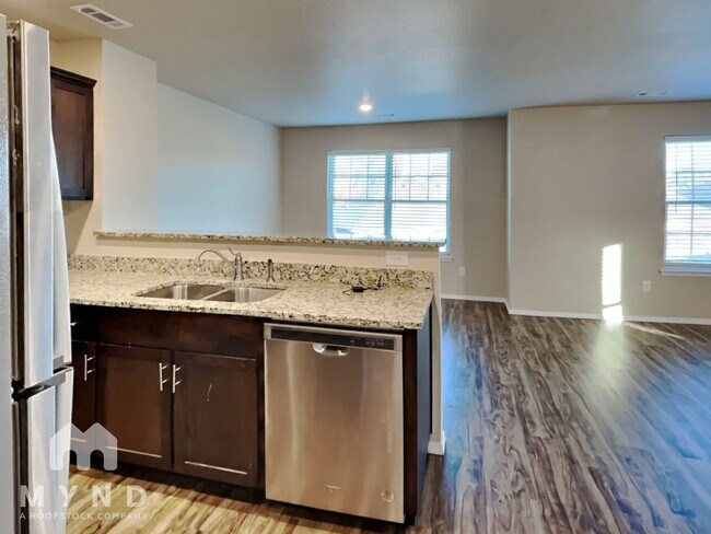 Building Photo - 1001 Clearspring Ct