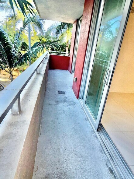 Building Photo - 7661 NW 107th Ave