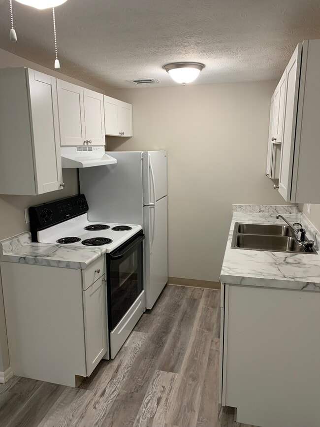 Building Photo - Tallmadge Hills Apartments