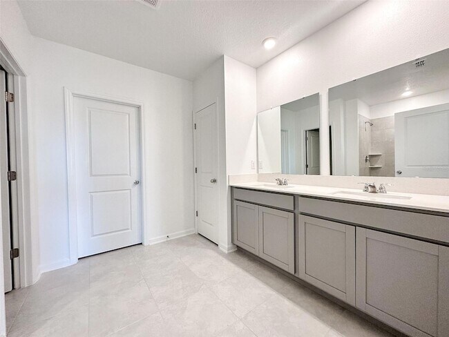 Building Photo - 2302 Burney Fls Ln