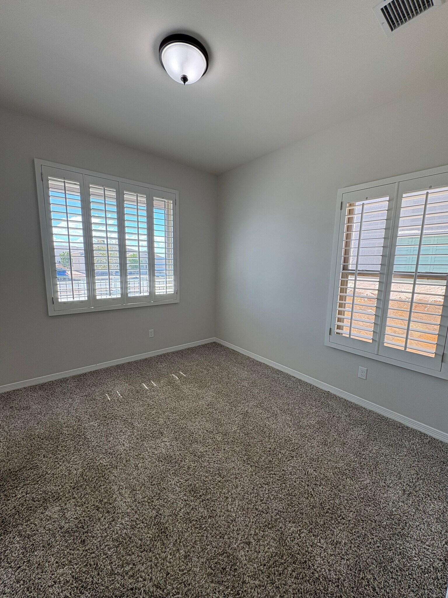 Building Photo - 14735 Pebble Hills Blvd