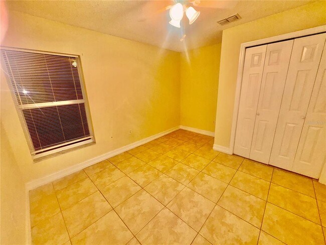 Building Photo - 909 Gateshead Ct