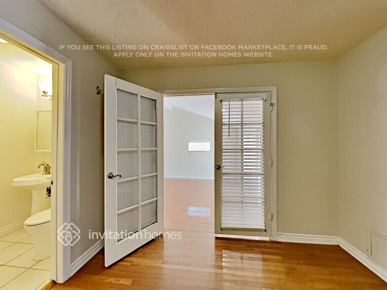 Building Photo - 12353 Hermosura St