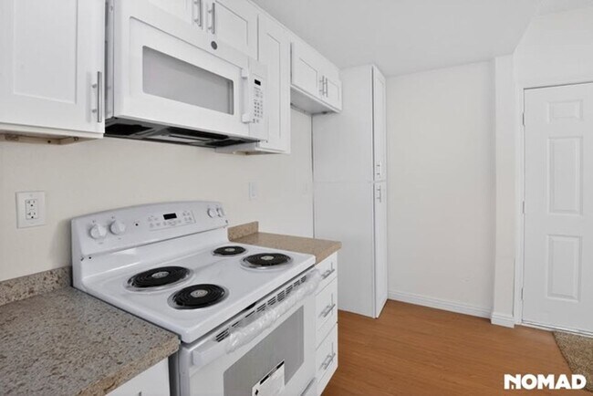 Building Photo - Charming 2 Bedroom 1 Bath Apartment For Rent