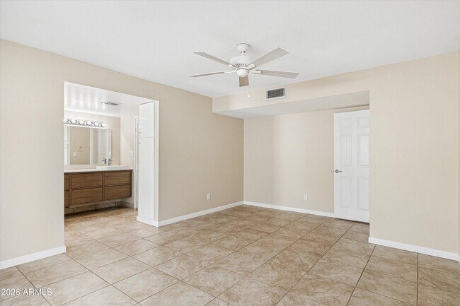 Building Photo - 5208 N 78th Way