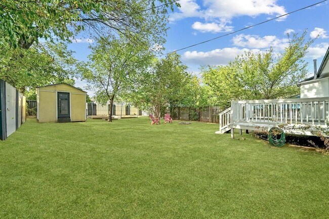 Building Photo - 2943 Higgins St