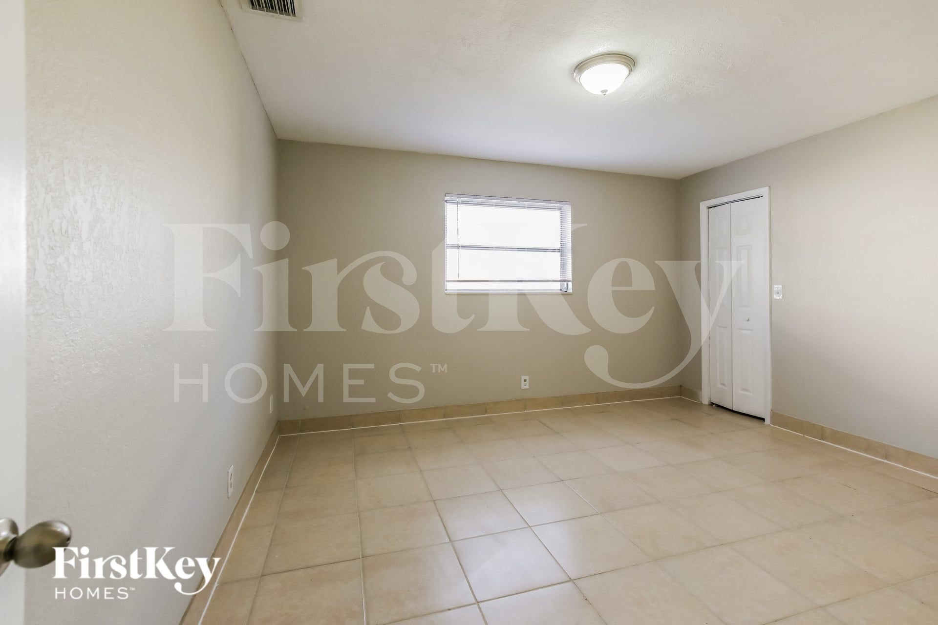 Building Photo - 3600 NW 40th Ct