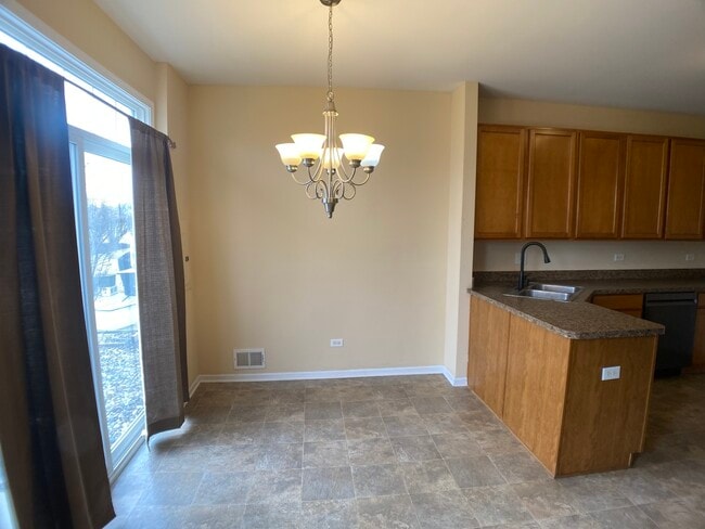 Building Photo - 24951 Clare Cir