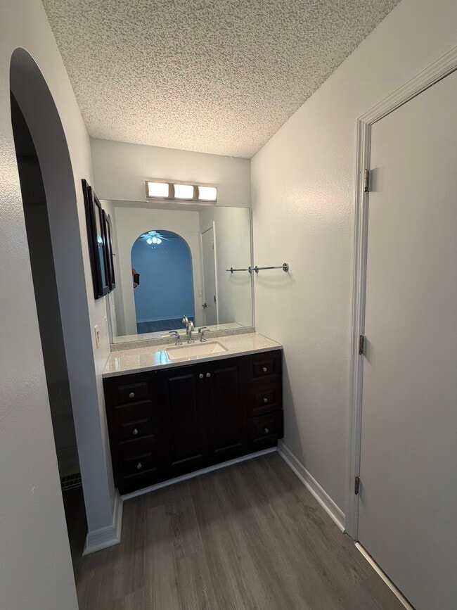 Building Photo - 12833 Parkbury Dr