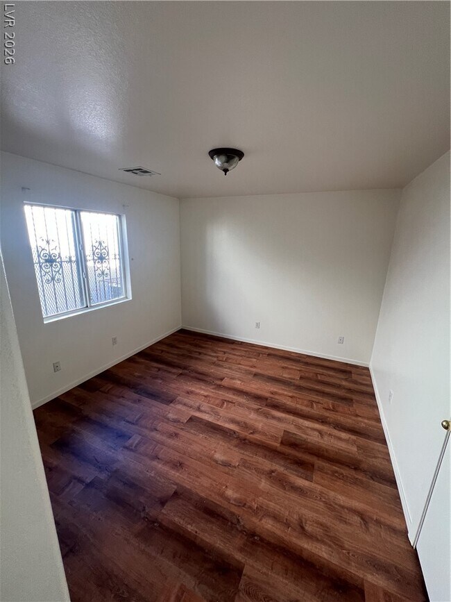 Building Photo - 825 Hyattsville St