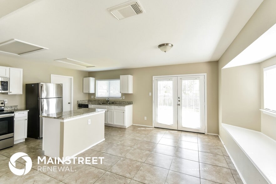 Building Photo - 10334 Manor Creek
