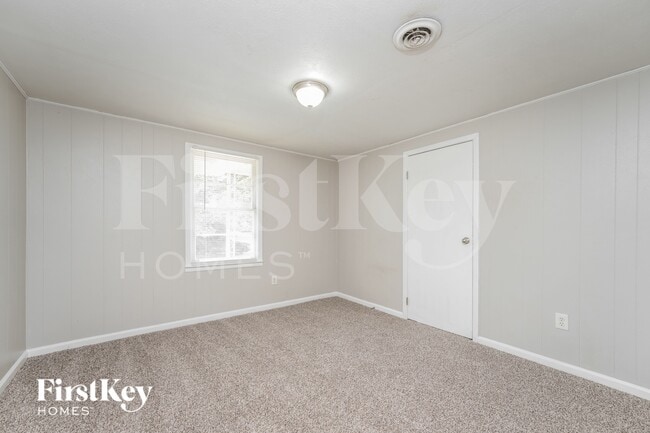 Building Photo - 1038 Adrian Cir SW