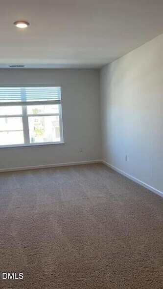 Building Photo - 852 Bullhorn Dr