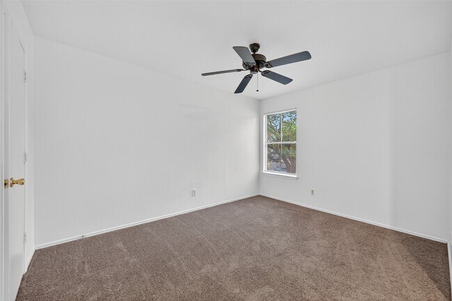 Building Photo - 16318 N Glade Dr