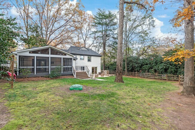 Building Photo - 3800 Terrebonne Ct