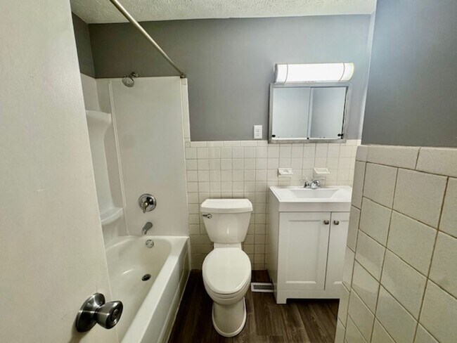 Building Photo - 3 Bedroom, 2 Bath Ranch Home with Garage and Fenced Yard in Huber Heights