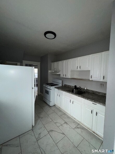 Building Photo - 154 Frank St