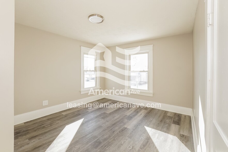 Building Photo - 2229 10th St SW