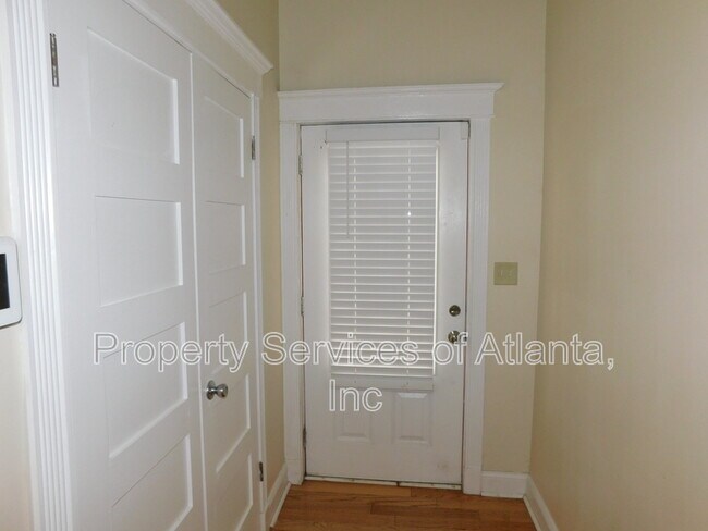 Building Photo - 675 Grady Pl SW