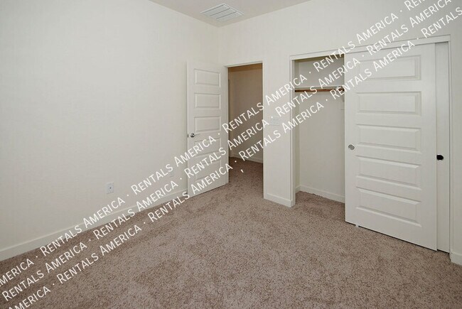 Building Photo - 2734 S Decatur Dr