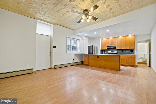 Building Photo - 1332 S 7th St