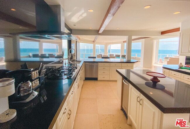 Building Photo - 27112 Malibu Cove Colony Dr